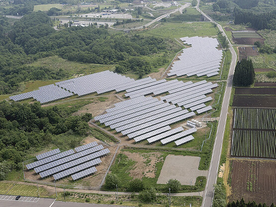 写真：大規模太陽光発電所