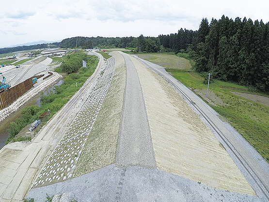 写真：河川災害関連工事02