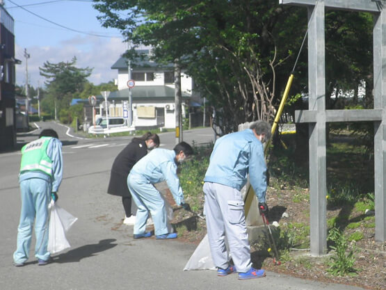 写真：大仙市太田町のクリーアップ作業04